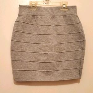 Mini skirt form fitting